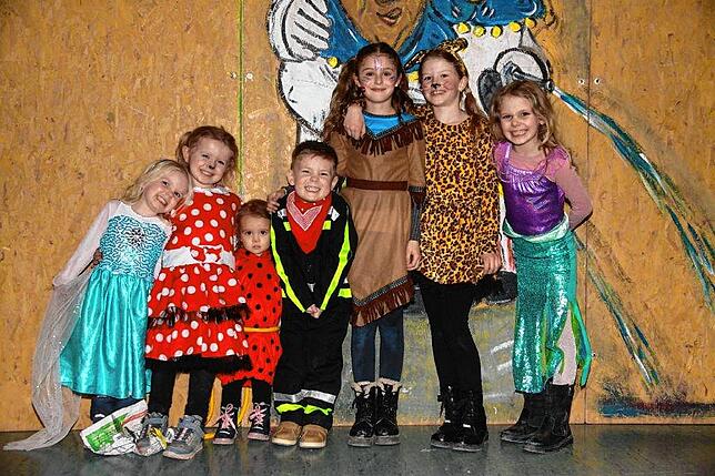 Bild 3: Fasnacht in Mühlingen: Umzug, Narrenkutsche und Spaß für Kinder bei der Sunnelöscherzunft!