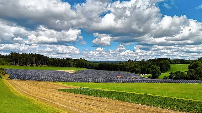 Der Solarpark Leibertingen 2 erzeugt seit August 2019 Strom. Die BAG beteiligt sich mit einem Nachrangdarlehen.
