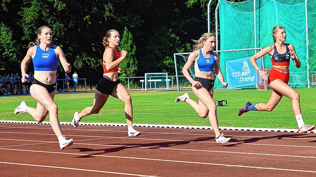 Ein spannendes Rennen lieferten sich (von links) Franziska Feußner (Engen), Laura Zieger (Rielasingen), Hannah Kilgus (Radolfzell) und ...