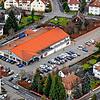 Die Lidl-Filiale am Stockacher Stadtwall. Das Unternehmen konnte das Grundstück zwischen der Filiale und der Weißmühlenstraße erwerben ...