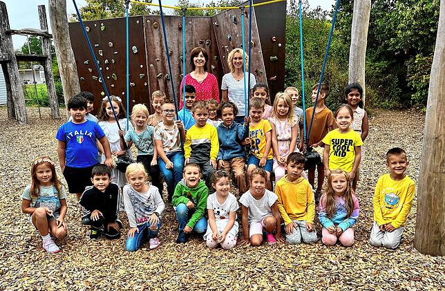 26 Jungen und Mädchen wurden in die Klasse 1b der Auwiesenschule Horheim eingeschult. Klassenlehrerin ist Claudia Schönberg-Kienzler, ...