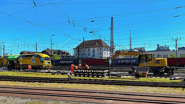 Vom 27. Mai bis 10. Juni finden am Singener Bahnhof Instandhaltungsarbeiten statt. Das erwartet die Bahnreisenden.