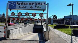 Hier war im März 2025 plötzlich und unerwartet geschlossen: Das Parkhaus an der Neuen Tonhalle. Schuld war offenbar ein Wasserschaden.