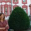Kulturreferentin Susanna Heim vor Schloss Bonndorf, dem Kulturzentrum des Landkreises Waldshut.