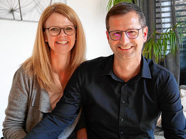 Ehefrau Elke freut sich gemeinsam mit ihrem Mann Patrick Stärk auf den neuen beruflichen Lebensabschnitt in Mühlhausen-Ehingen.