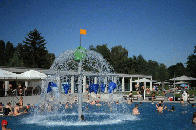 Nachdem die Corona-Regeln gelockert wurden, ist ein Besuch in den Freibädern im Bodenseekreis ohne negativen Test, Impf- oder ...