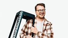 Maxi Gstettenbauer stellt am  Freitag in der Gems die großen  Fragen. Bild: Marvin Ruppert