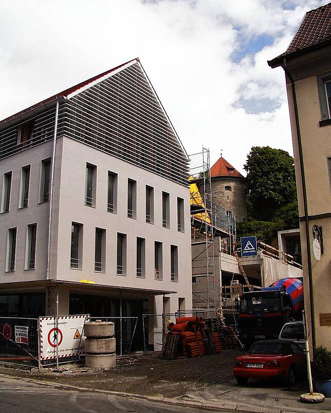 Die Baustelle des Torhauses im Juli 2000.