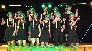 Die Chor-i-Feen vom Hanselchor mit einigen stimmgewaltigen Einlagen, die beim Publikum richtig gut ankommen. Bilder: Klaus Dorer