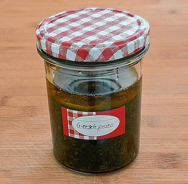 Bild 7: Giersch &ndash; ein Unkraut? Von wegen! Dieses leckere Pesto-Rezept ist nur eine Verwendungsmöglichkeit