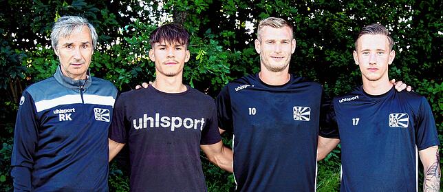 Die Neuen beim FC 08 (von links): Trainer Ryszard Komornicki, Enrico Krieger, Marcel Sökler und Neven Ivancic.