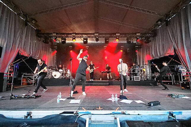 Bild 9: Austro-Pop-Party zum Abschluss in Markdorf