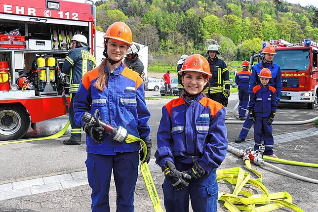 Von den insgesamt 103 Mitgliedern der Jugendfeuerwehr Radolfzell und den Ortsteilen sind 24 weiblich. Dazu gehören auch Amelie Schopp ...