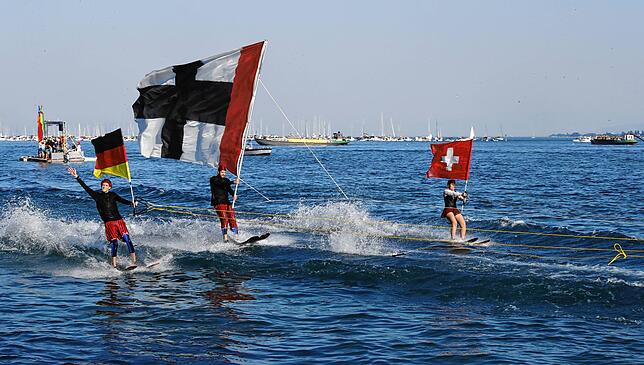 Der Höhepunkt auf dem Wasser ist beim Konstanzer Seenachtfest traditionell die turbulente und ästhetische Wasserski-Show des ...