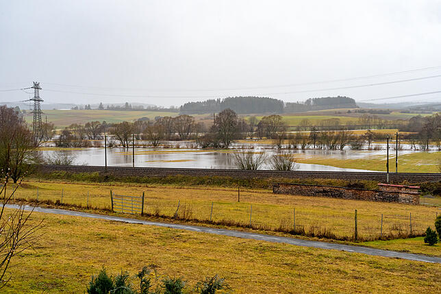 Überflutungen durch die Brigach bei Brigachtal am Montagvormittag.