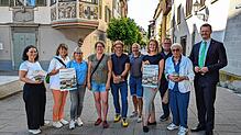 Freuen sich auf das Altstadtfest (von links): Marina Brügel (Tourismus- und Stadtmarketing Radolfzell), Karin Vögele und Susi Schuhwerk ...