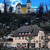 Hoch über den Dächern von Laufenburg, macht ein übergroßes Banner auf eine Alternative der diesjährigen Laufenburger Fasnacht ...