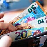 Das bedingungslose Grundeinkommen ist an keine Bedigungen geknüpft. Wer es bekommt, darf es ausgeben wofür er möchte.