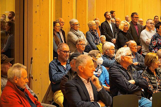 Der Tengener Bürgersaal wurde beim Bürgerempfang der Stadt Tengen eingeweiht. Er bildet einen Teil des Rahmens um den Kastaniengarten in ...