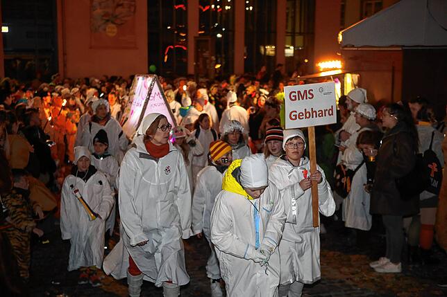 Bild 17: Ganz in Weiß: Im Nachthemd durch die Gassen von Konstanz: Das gibt es nur beim Hemdglonkerumzug