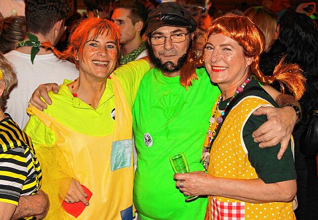 Bild 1: Rieswelleball 2025: Eindrücke vom stimmungsvollen Fasnetauftakt im Bregtälersaal