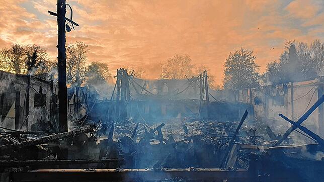 Ein Feuer hatte die Scheffelhalle komplett zerstört. Unser Bild entstand einen Tag nach der Brand-Katastrophe. Nun hat der 37-jährige ...