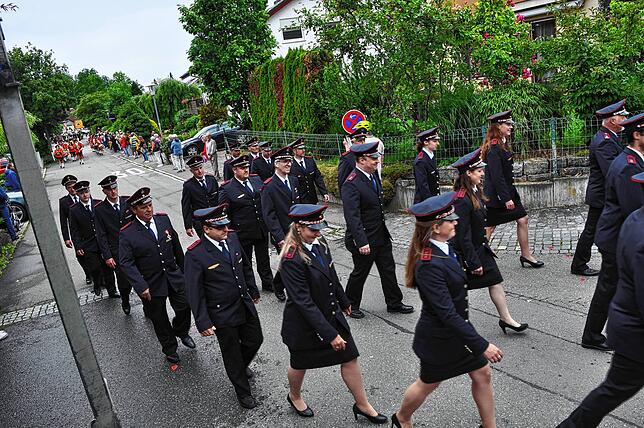 Bild 3: Der Musikverein Riedheim veranstaltet den Pfingstmusikfest Jubiläumszug – das sind die besten Bilder