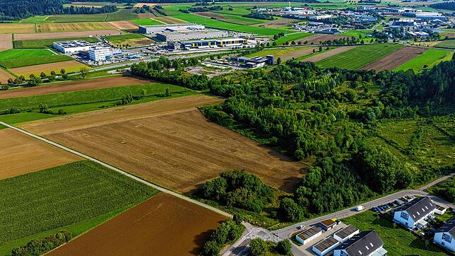 Das neue Hallenbad im Zentralbereich soll kommen – derzeit gibt es davon allerdings nur das Grundstück. Der Bauplatz für das geplante ...