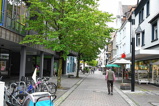 Blick in die Scheffelstraße, den ruhigeren Teil der Singener Fußgängerzone.