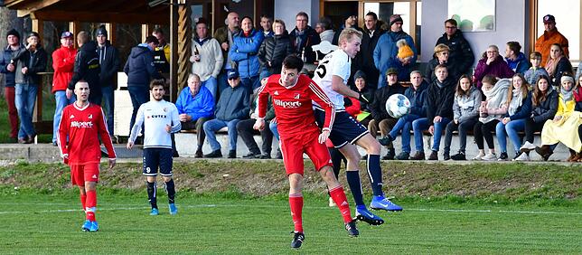 Bild 2: FC Schlüchttal rettet ein 2:2 gegen den FC RW Weilheim &ndash; und wir haben Bilder!