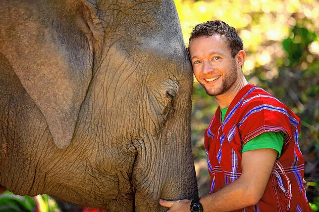 Chris Kaiser arbeitete fünf Jahre lang in Thailand – und gewann dort viel Sympathie für Elefanten. Deshalb sein Engagement für ...