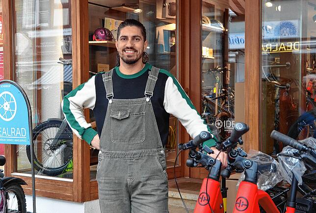 Aus Sicht von Fahrradhändler Honar Naser gehört ein Wochenmarkt immer in die Altstadt.