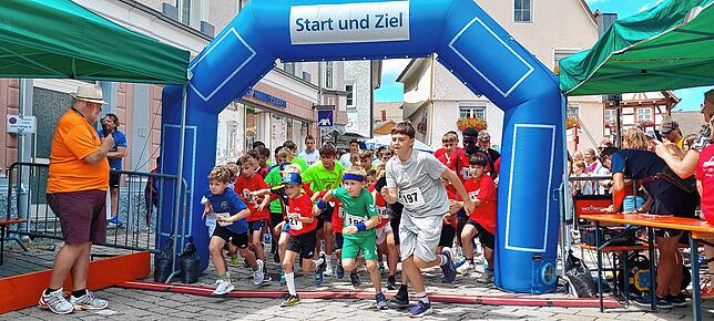 Bild 18: Impressionen vom Stadtfest in Meßkirch am Samstag, 12. Juli 2025, mit Stadtlauf des TV