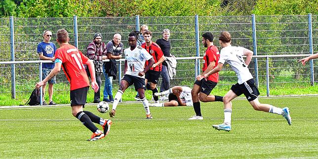 Bild 33: SV Obersäckingen trennt sich im Stadt-Derby mit 3:3 vom FC 08 Bad Säckingen – und wir haben Fotos!