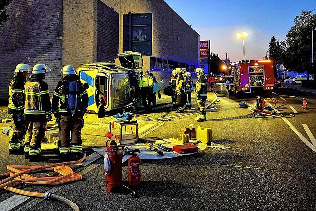 Zahlreiche Einsatzkräfte waren am frühen Mittwochmorgen, 25. Juni, vor Ort.