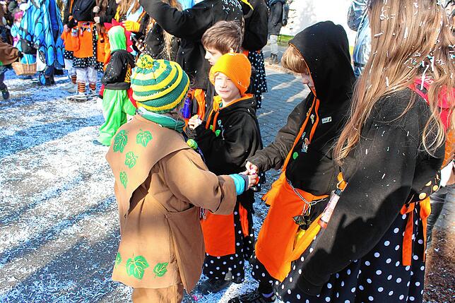 Bild 25: Fasnacht-Umzug 2025 in Wutöschingen: 41 Gruppen bringen viel Freude