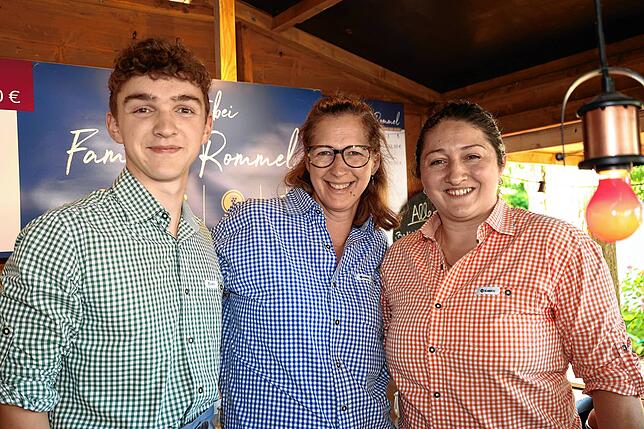 Bild 24: Gut gelaunt und gesellig am Bodensee - so endet das Stadt-gartenfest 2025