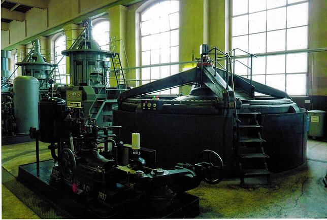 Die Ur-Turbine des Kraftwerks Rheinfelden. Mit dessen Bau wurde im Sommer 1895 begonnen, drei Jahre später kontne ein Teil des ...