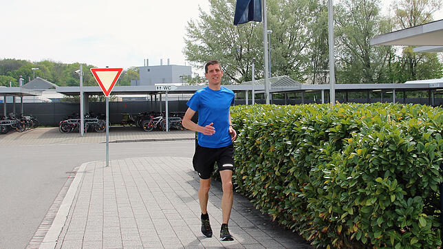 Als Ausgleich zu seinem Schreibtischjob nutzt Jochen Breuer seine Mittagspause regelmäßig für ein Lauftraining &ndash; meist zusammen ...
