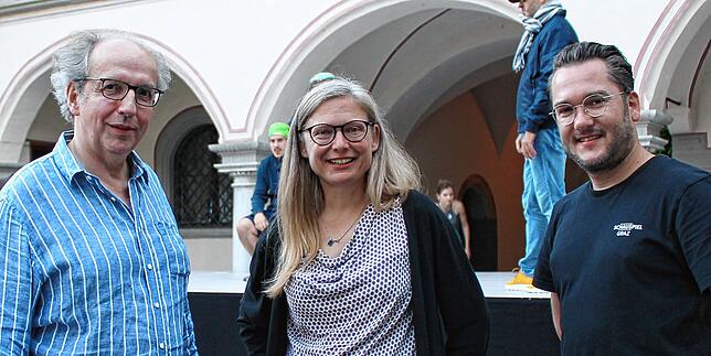 Die Rathaus-Oper wird von einem engagierten Trio koordiniert: Eckart Manke (musikalische Leitung), Ruth Bader (organisatorische Leitung) ...