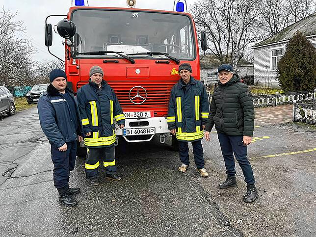 Die jüngste Spende aus Singen, die in die ukrainische Partnerstadt Kobeljaki ging: ein Löschfahrzeug, das die Feuerwehren aus Singen und ...