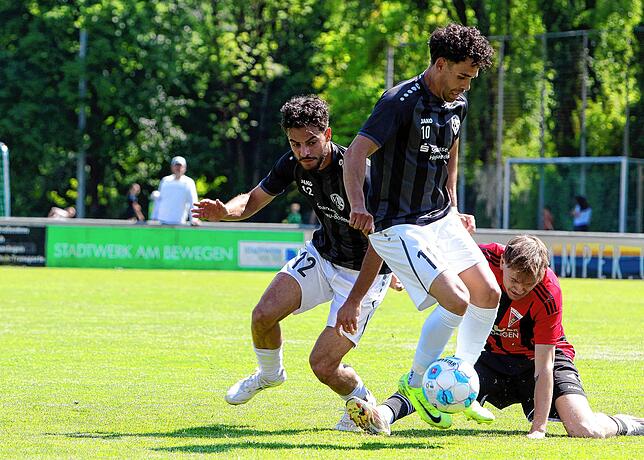 Bild 24: FC Überlingen gewinnt Nachbarschaftsduell gegen VfR Stockach. Wir waren mit der Kamera dabei!