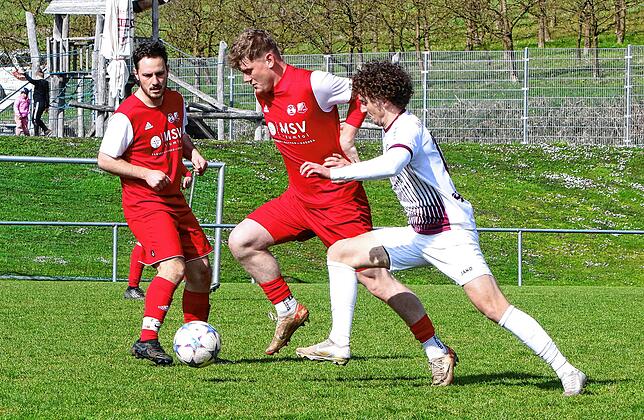 Bild 4: SV Deggenhausertal gewinnt Kellerderby gegen SG BAT mit 1:0. Wir waren mit der Kamera dabei!