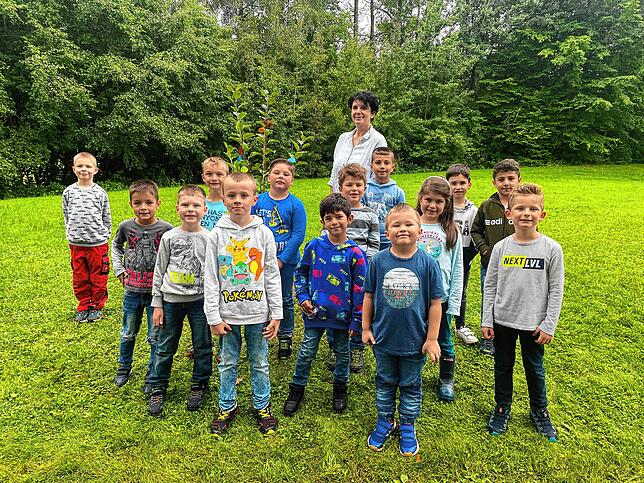 Die 1. Klasse der Grundschule Königsfeld mit Klassenlehrerin Gudrun Gerber.