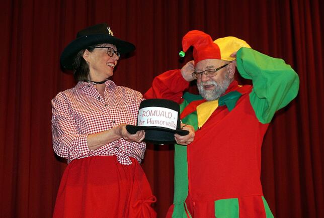 Bild 18: Bilder von der Frauenfasnacht der katholischen Frauengemeinschaft Tiengen