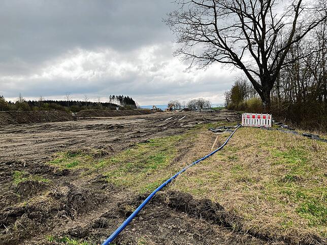 Die Baufirmen haben ganze Arbeit geleistet, die Überbleibsel des alten Parkplatzes Tuningen sind verschwunden. Die Anlage entsteht auf ...