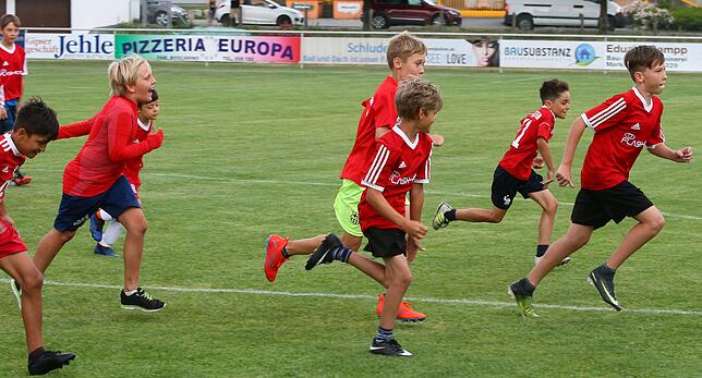 Bild 11: SC Freiburg U17 mit Luis Weber und Marek Bleise besiegen den FC Winterthur U18 mit 5:1 &ndash; und wir haben die Bilder!