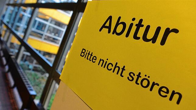 Für die Schulen besteht durch die verschobenen Prüfungen wegen der Corona-Pandemie ein organisatorisches Problem.