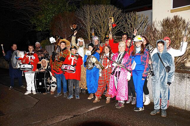 Bild 19: Schmotziger Dunschtig 2024 im Raum Stockach: So feiern Narren die Fasnacht