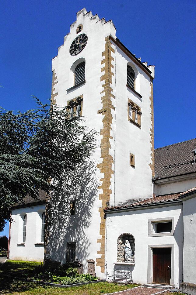 Die St. Stephan Kirche in Ehingen wurde erstmals im Jahre 787 erwähnt. In den Jahren 1774, 1824 und um 1900 umgebaut und erweitert, ...
